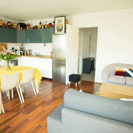 Apartment Beautiful Close By The Moulin Rouge